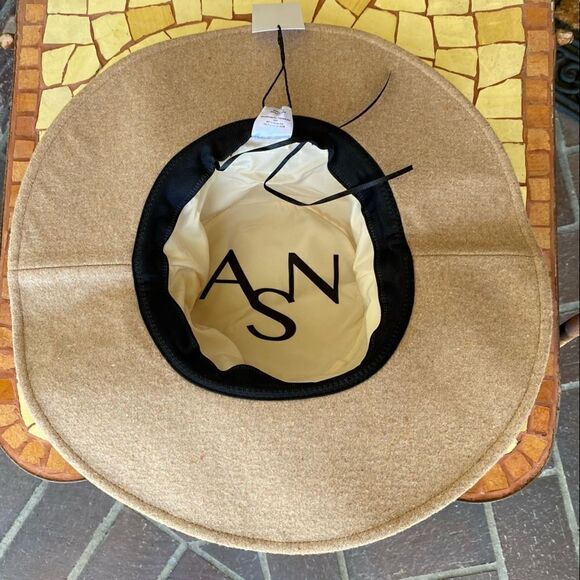 👒ASN Harper soft felt floppy hat in tan NWT! Adjustable size. Great for travel. - Picture 3 of 10